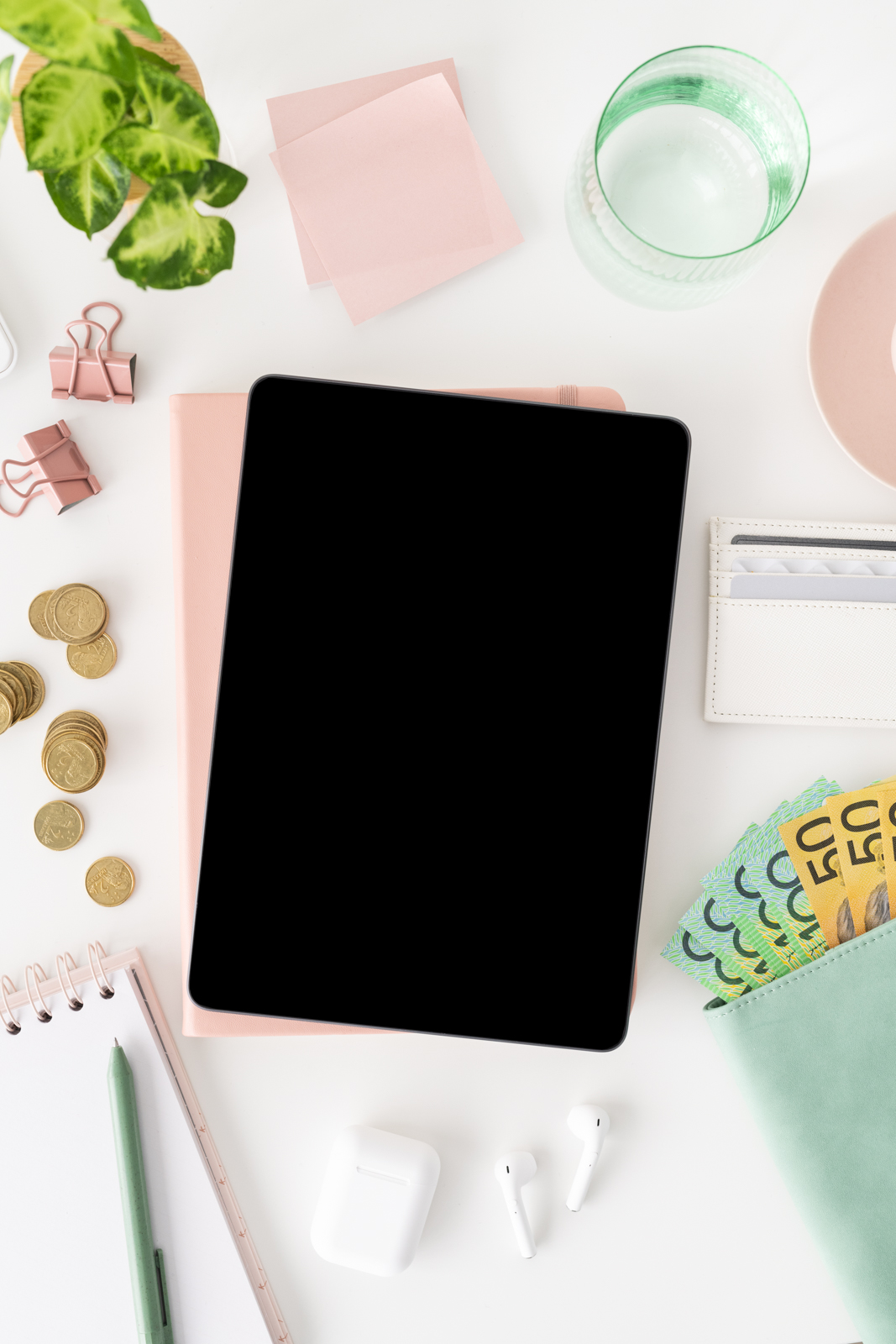 Financial Stock Images-Flatlay-Currency-coins-desktop.